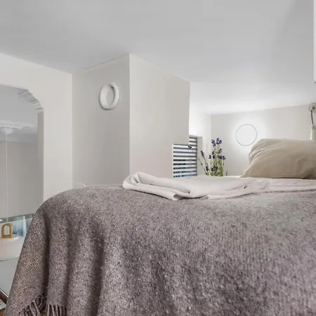 Design District Loft For 6 Kruununhaka Travellers 아파트